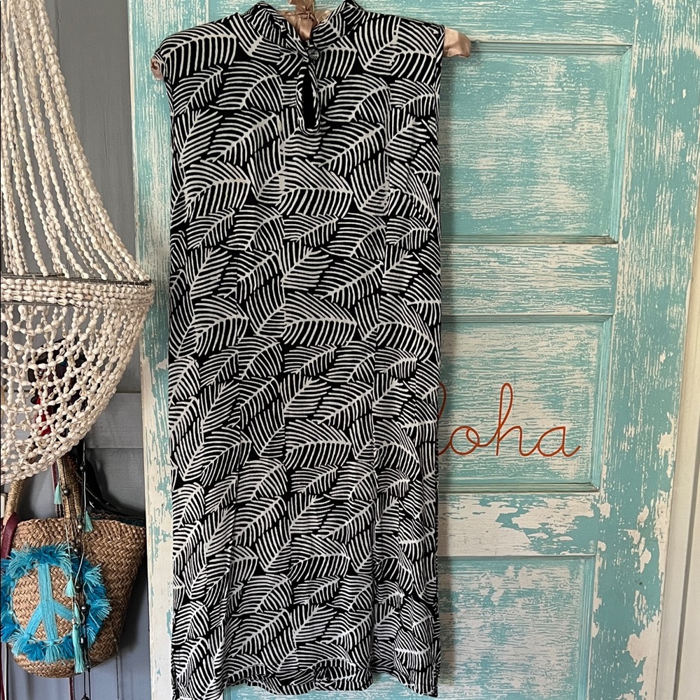 Hilo Hattie aloha wear print Black White tropical botanical Print Dress vacay